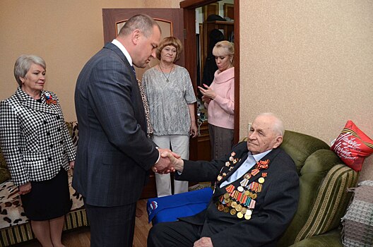 Сергей Салмин встретился с ветеранами ВОВ в преддверии Дня Победы