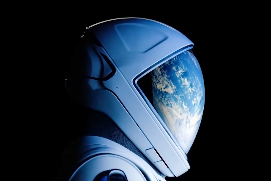 Илон Маск раскрыл дизайн скафандра для выхода в открытый космос