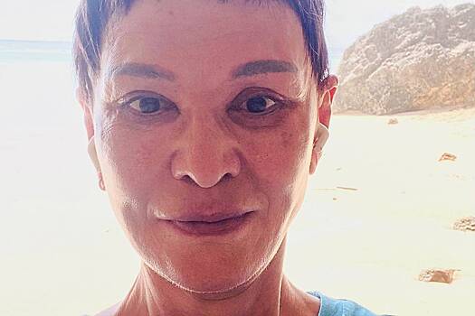 68-летняя Ирина Хакамада показала лицо без макияжа