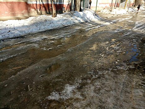 Жители Солнечного меняют автомобили на лодки. ФОТО