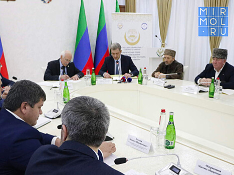 «Тот, кто убивает себя, никогда не попадет в Рай»: VI Конгресс мусульманских общин Северного Кавказа прошел в Махачкале