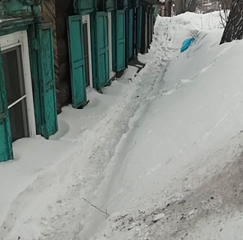 «Даром что центр города»: как выглядит центр Барнаула после снегопадов