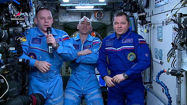 "С Днем космонавтики!": на МКС записали поздравление