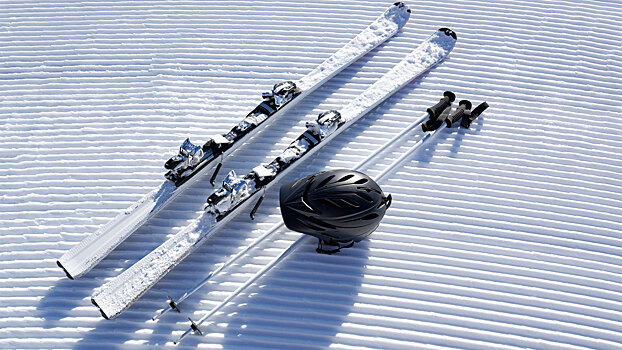 Как перевозить в самолёте лыжи и сноуборд: правила и цены в 2026 году