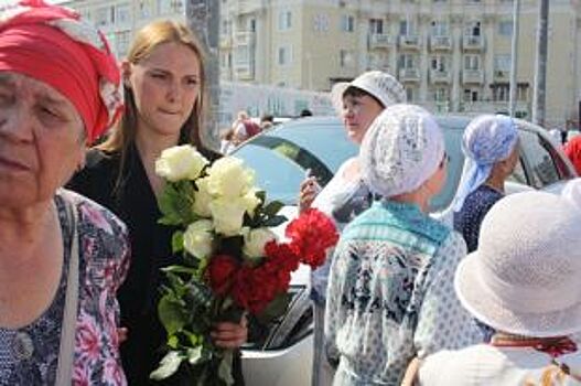 Казанцам не дали проститься с певицей Ханией Фархи