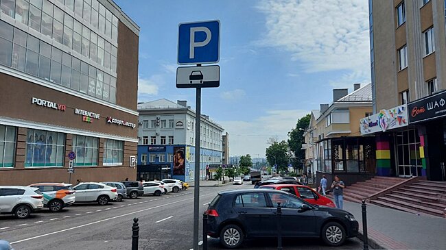 Названо число официальных машино-мест на ул. Кураева в Пензе