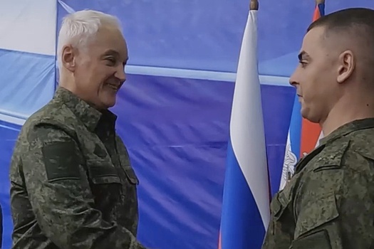 Министр обороны провел совещание на пункте управления группировки войск "Центр"