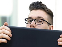 В Екатеринбурге школьникам без компьютеров и интернета выдадут планшеты и сим-карты