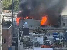 Мощный пожар на российском заводе по производству масел попал на видео