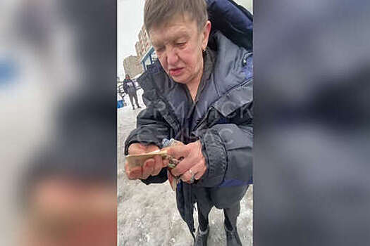 В Мурманске женщину выкинули из больницы без денег и одежды после госпитализации