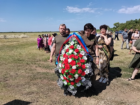 Не забудем, не простим: в Луганске простились с жертвами украинской агрессии