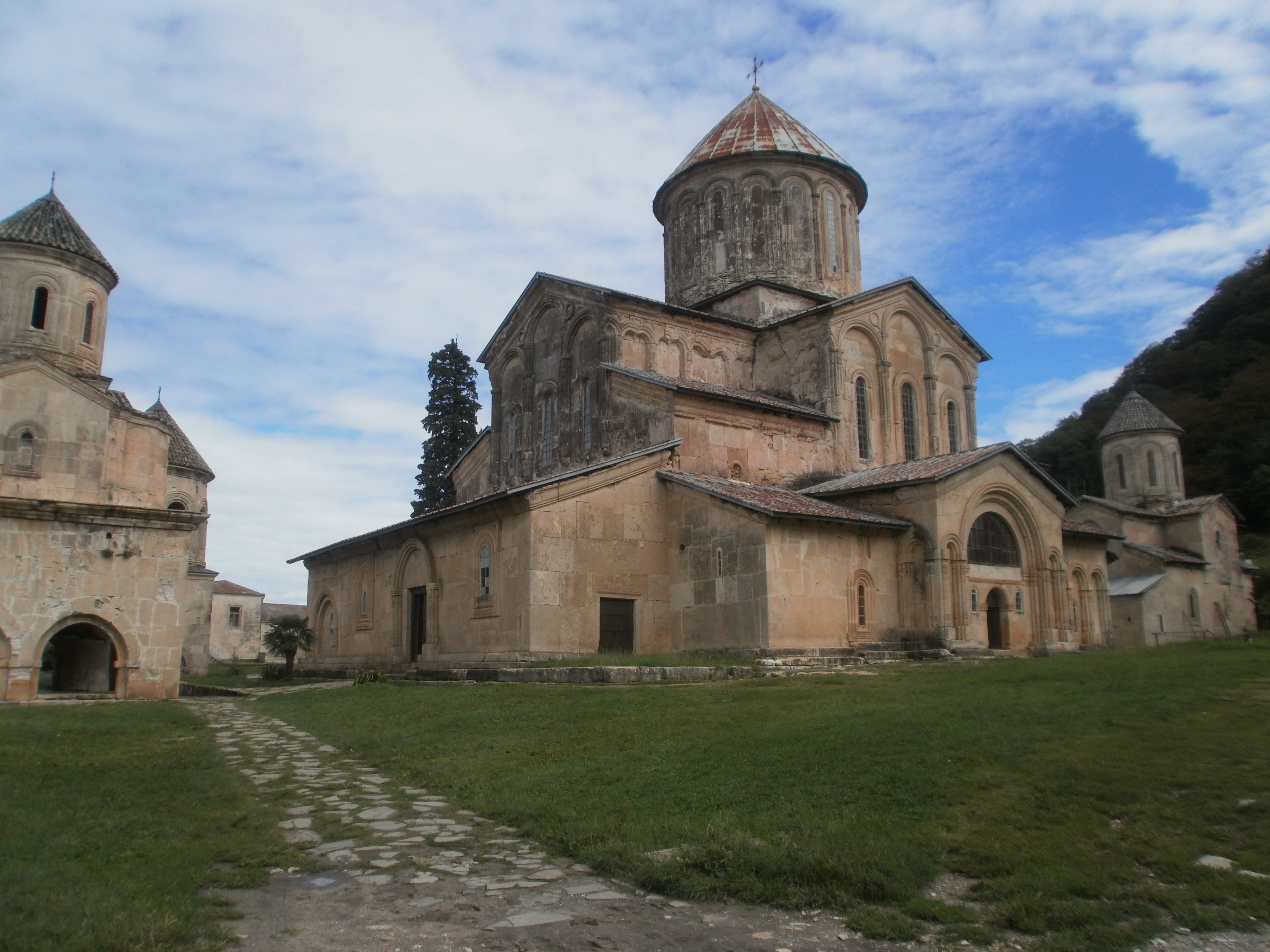Монастырь Гелати