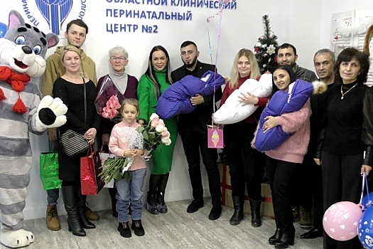 Новорожденных тройняшек выписали под Новый год в Волгоградской области