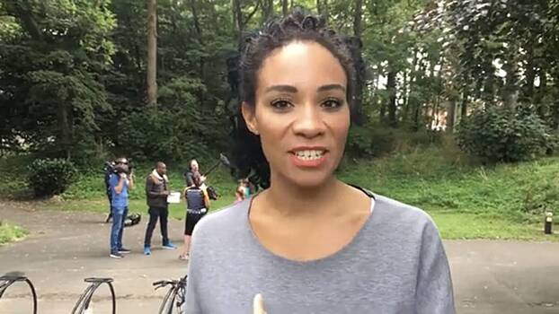 Беременную телеведущую Мишель Экерли увезли на скорой после съемок шоу