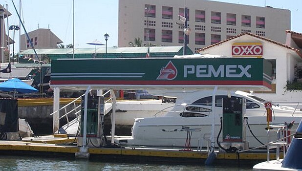 Мексика прогнозирует падение добычи нефти в 2017 году