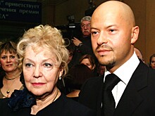 На могиле матери Федора Бондарчука начали появляться странные послания