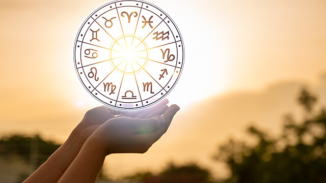 Рыбам придется решать чужие проблемы, а Козерогам нужно экспериментировать: гороскоп на субботу, 15 октября