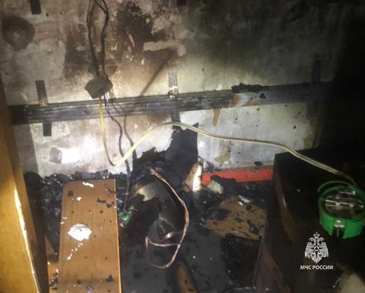 В Шахтах в многоквартирном доме произошел пожар из-за сломанного электрочайника