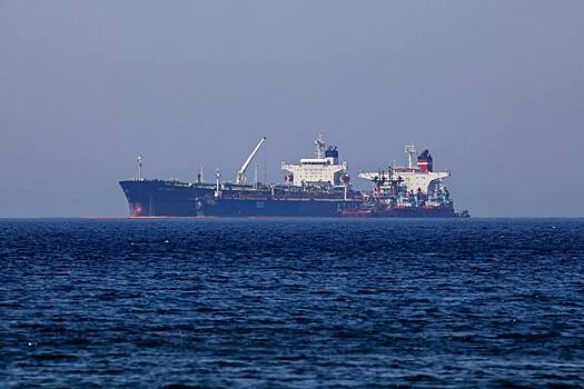 Иран начал отводить танкеры от места предполагаемого удара Израиля