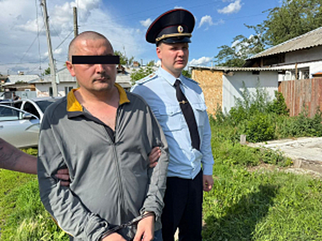 В Свердловской области сотрудники правоохранительных органов оперативно задержали подозреваемого в покушении на убийство женщины