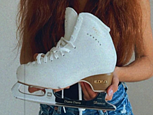 Диана Дэвис показала новые именные коньки