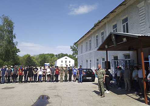 В Самарском областном аэроклубе ДОСААФ прошли сборы старшеклассников и открытие первой смены лагеря «Авиатор»
