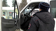 Инспекторы ГИБДД в Ноябрьске проверили автобусы и маршрутки на безопасность