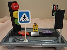 Школьник из Анапы смастерил из отходов учебное пособие по ПДД