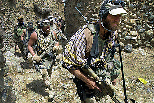 «Головорезы с тесаками наперевес»