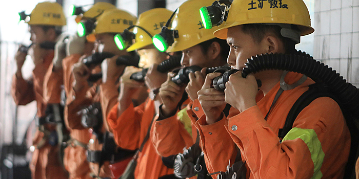 Число жертв выброса газа в угольной шахте в Китае выросло до 13 человек