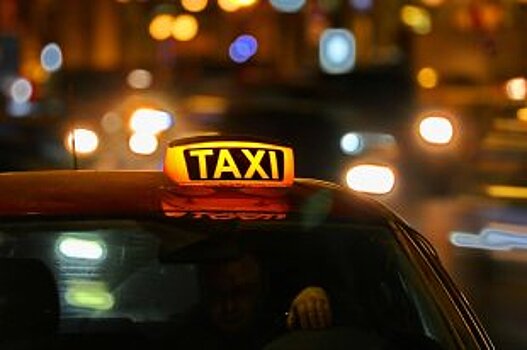 Самозанятых таксистов предложили приравнять к ИП