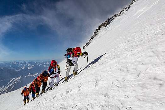 Пять российских альпинистов погибли при восхождении на Эльбрус