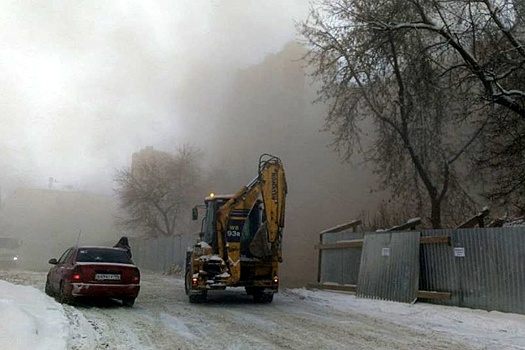 Улицу Нагорную заволокло пылью из-за сноса радиотехникума в Екатеринбурге