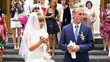 Какой была свадьба Дениса и Дарьи Глушаковых: друзей жениха избили, а платье невесты раскритиковали