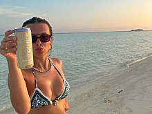 Звезда «Очень странных дел» показала фото в купальнике