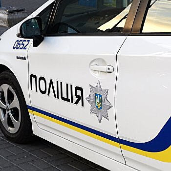 Полиция поймала украинца, который справил нужду на их авто в Киеве