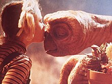 Актриса Дрю Бэрримор рассказала о травле из‑за фильма «Инопланетянин»