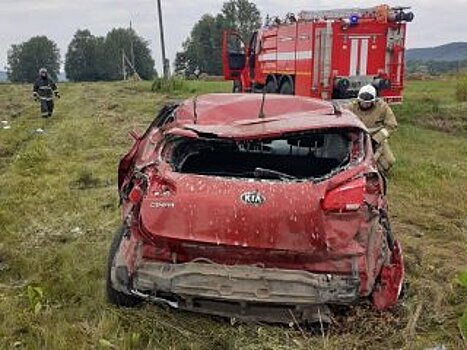 В Башкирии перевернулся автомобиль, погиб молодой мужчина