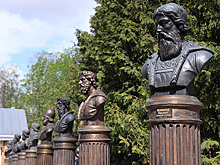 В центре столицы открыли Аллею правителей