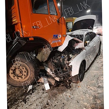 ГИБДД прокомментировала жесткое ДТП с иномаркой и "КамАЗом" в Кузбассе