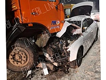 ГИБДД прокомментировала жесткое ДТП с иномаркой и "КамАЗом" в Кузбассе