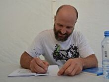 Соцсети – это тупик. Дмитрий Емец рассказал о пользе чтения