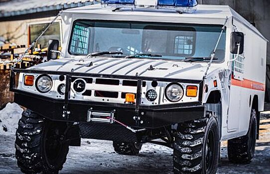 В России построили санитарный автомобиль на базе японского «Hummer»