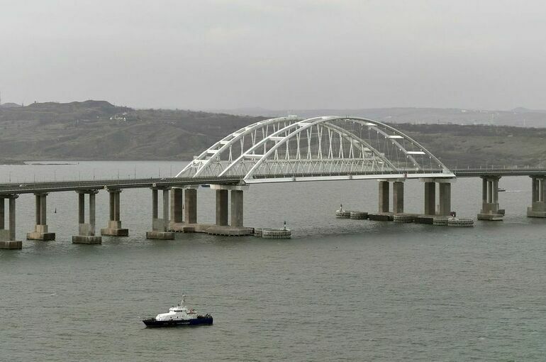Строительство ограждений на Крымском мосту хотят ускорить