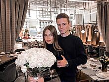 Младший сын Валерии показал фото беременной жены?