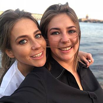 Юлия Барановская показала теплые фотографии с родителями и сестрой