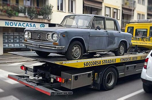 В Италии эвакуировали старую Lancia Fulvia, 47 лет простоявшую на одном и том же месте