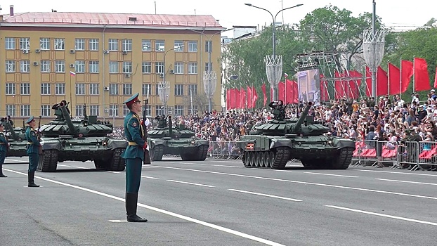 Грозная техника и бравые бойцы: в Самаре состоялся Парад Победы