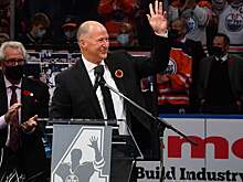 «Эдмонтон» вывел из обращения 4-й номер Кевина Лоу. Он выиграл с клубом 5 Кубков Стэнли