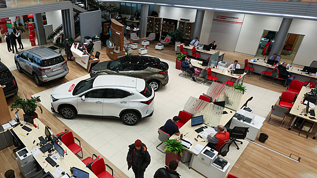 Эффект от повышения утильсбора: в России грядёт рекорд продаж новых автомобилей